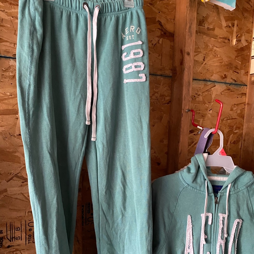 Aeropostale Sweatsuit Sweatpants Jacket Set